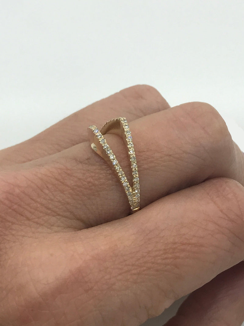 Bridge Ring with Diamond Pave